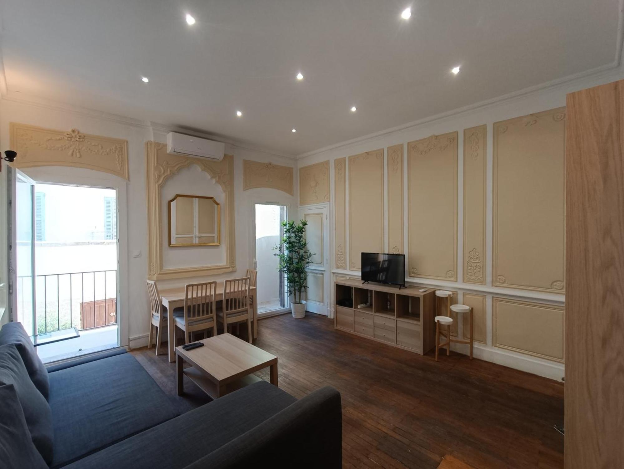 Appartements Et Studio Renoves En 2022, Intra Muros อาวีญง ภายนอก รูปภาพ